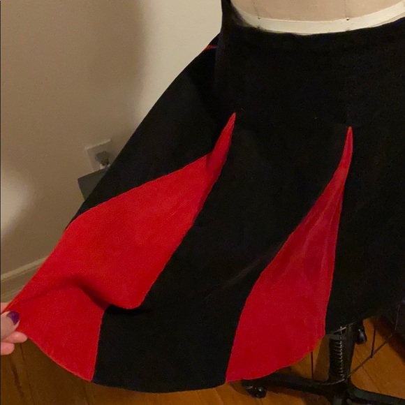 Black and Red Corduroy Cheerleader-style skirt - Picture 2 of 3